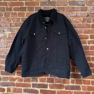 All black Sherpa lined Levi’s Denim Jacket